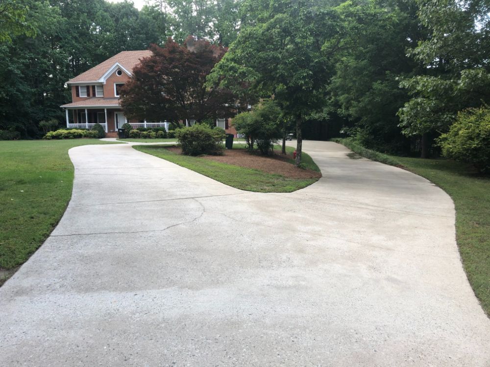 Dirty Driveway Cleaning in Buford